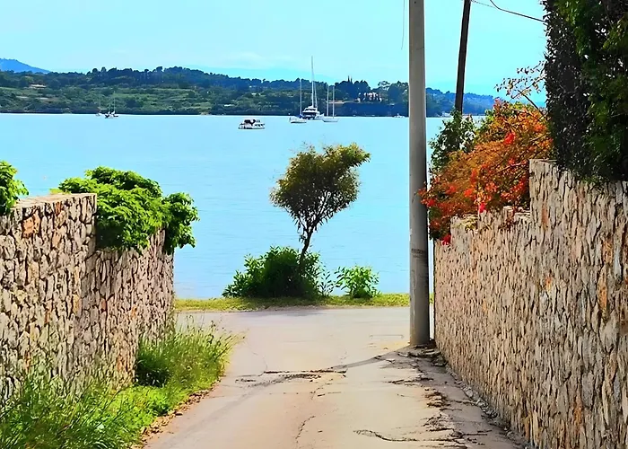 Joan Serenity Πόρτο Χέλι