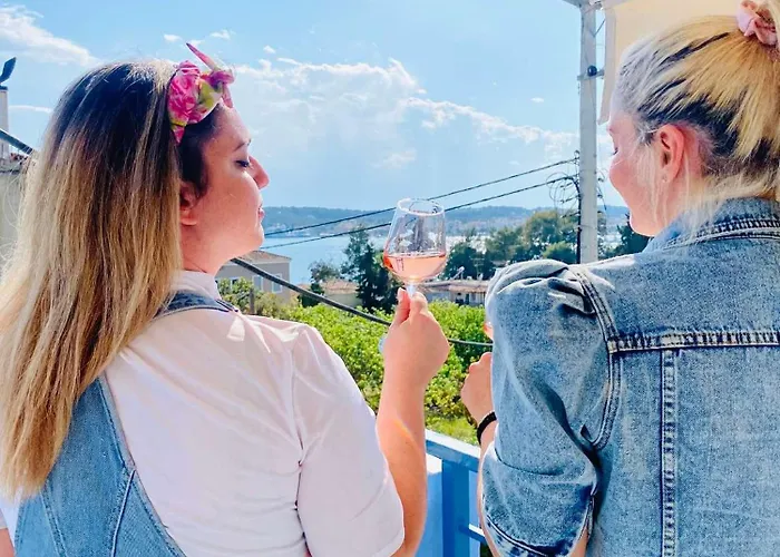 Joan Serenity Πόρτο Χέλι